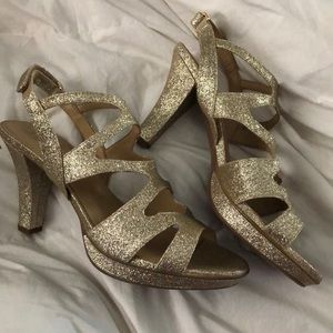 Naturalizer Gold Pumps “Dianna”